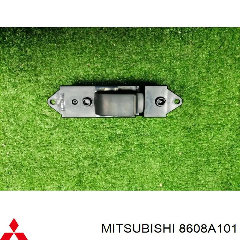 Кнопочный блок управления стеклоподъемником задний левый на Mitsubishi Lancer IX 