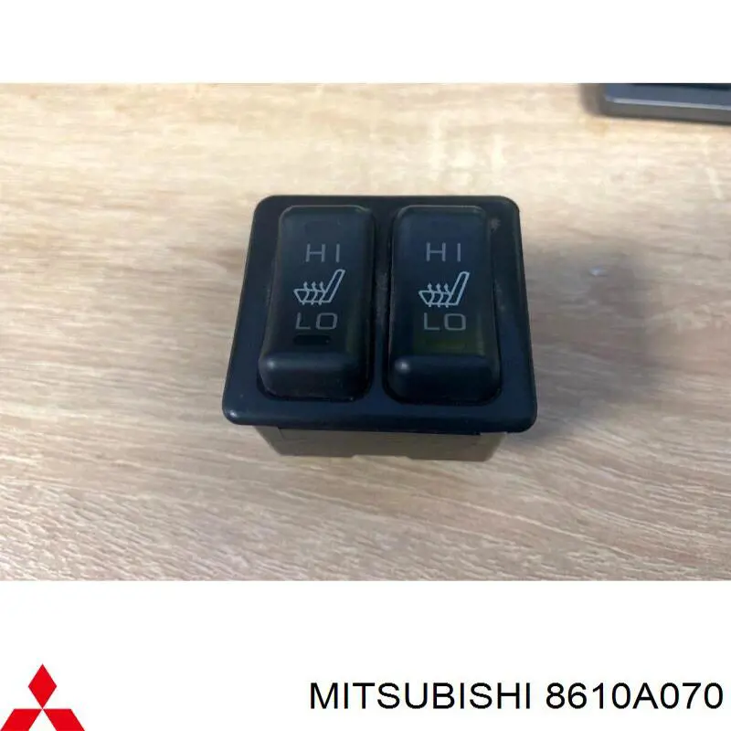 Кнопка включения обогрева сиденья 8610A070 Mitsubishi