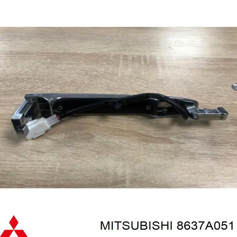 8637A051 Mitsubishi 