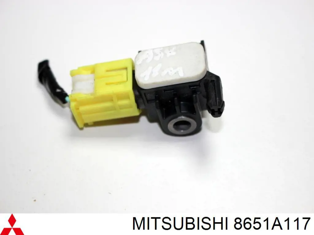 8651A117 Mitsubishi Датчик Эйрбэг передний