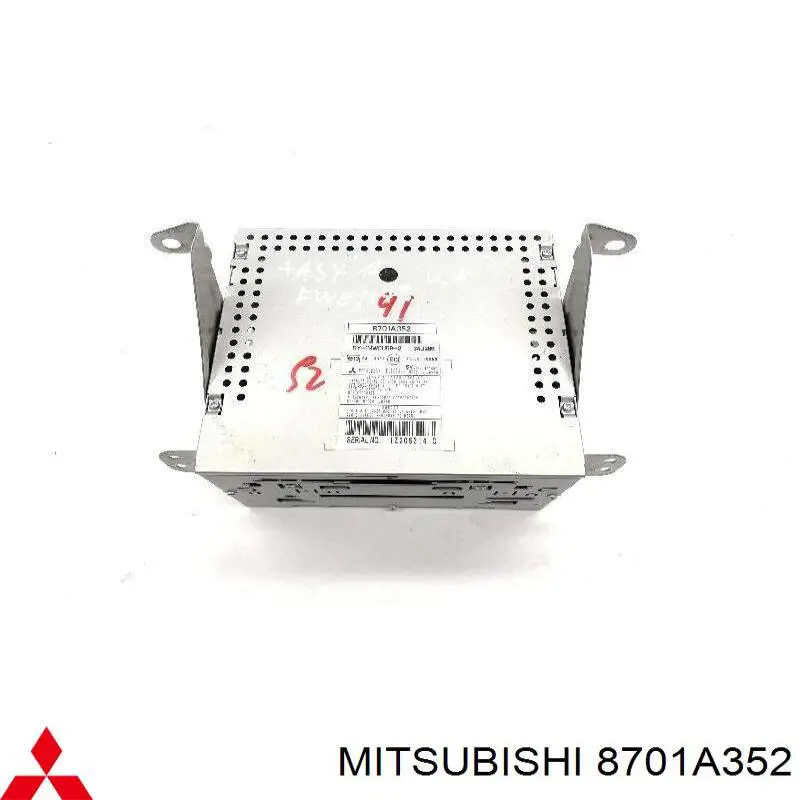 8701A352 Mitsubishi магнитола (радио am/fm)
