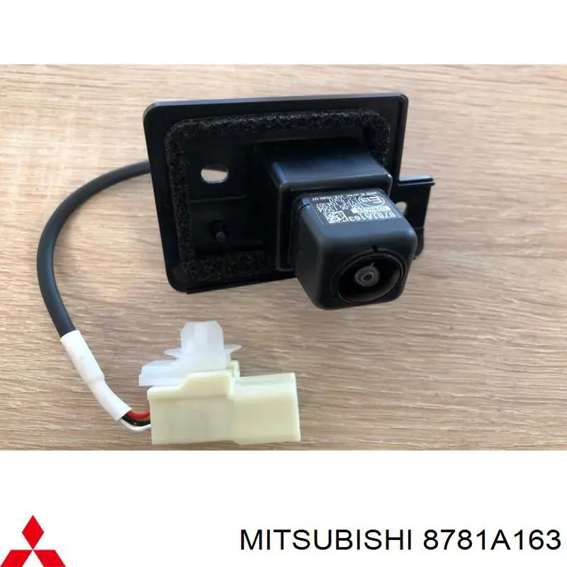 8781A163 Mitsubishi камера системы обеспечения видимости