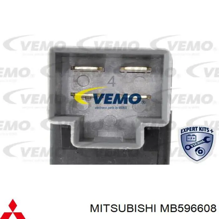 MB596608 Mitsubishi датчик включения стопсигнала