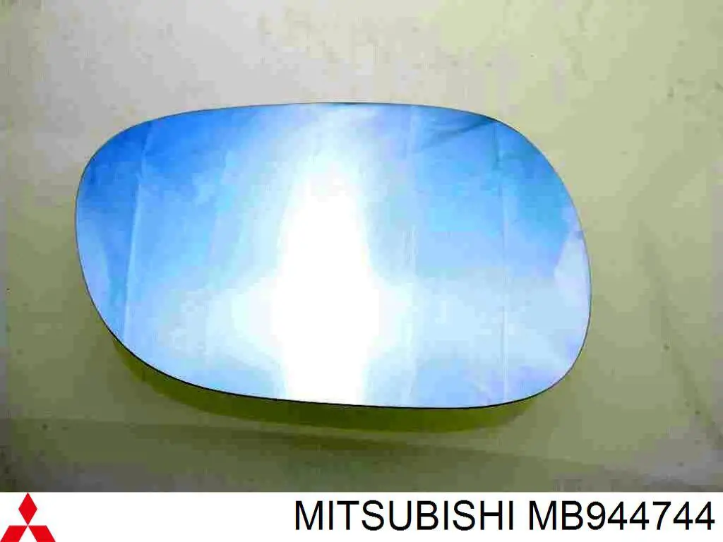 Зеркальный элемент зеркала заднего вида MITSUBISHI MB944744
