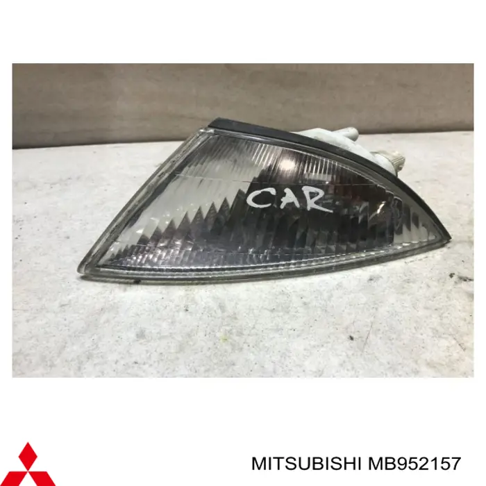 Указатель поворота левый Mitsubishi MB952157