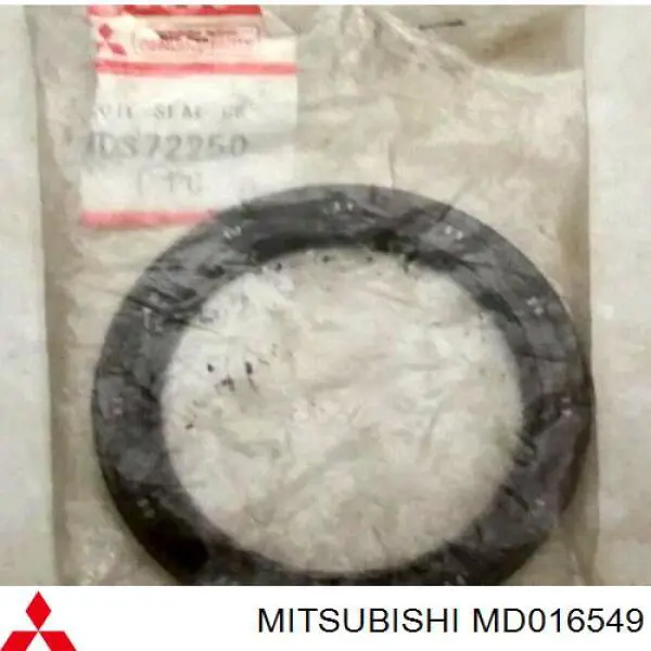 MD016549 Mitsubishi сальник коленвала двигателя задний