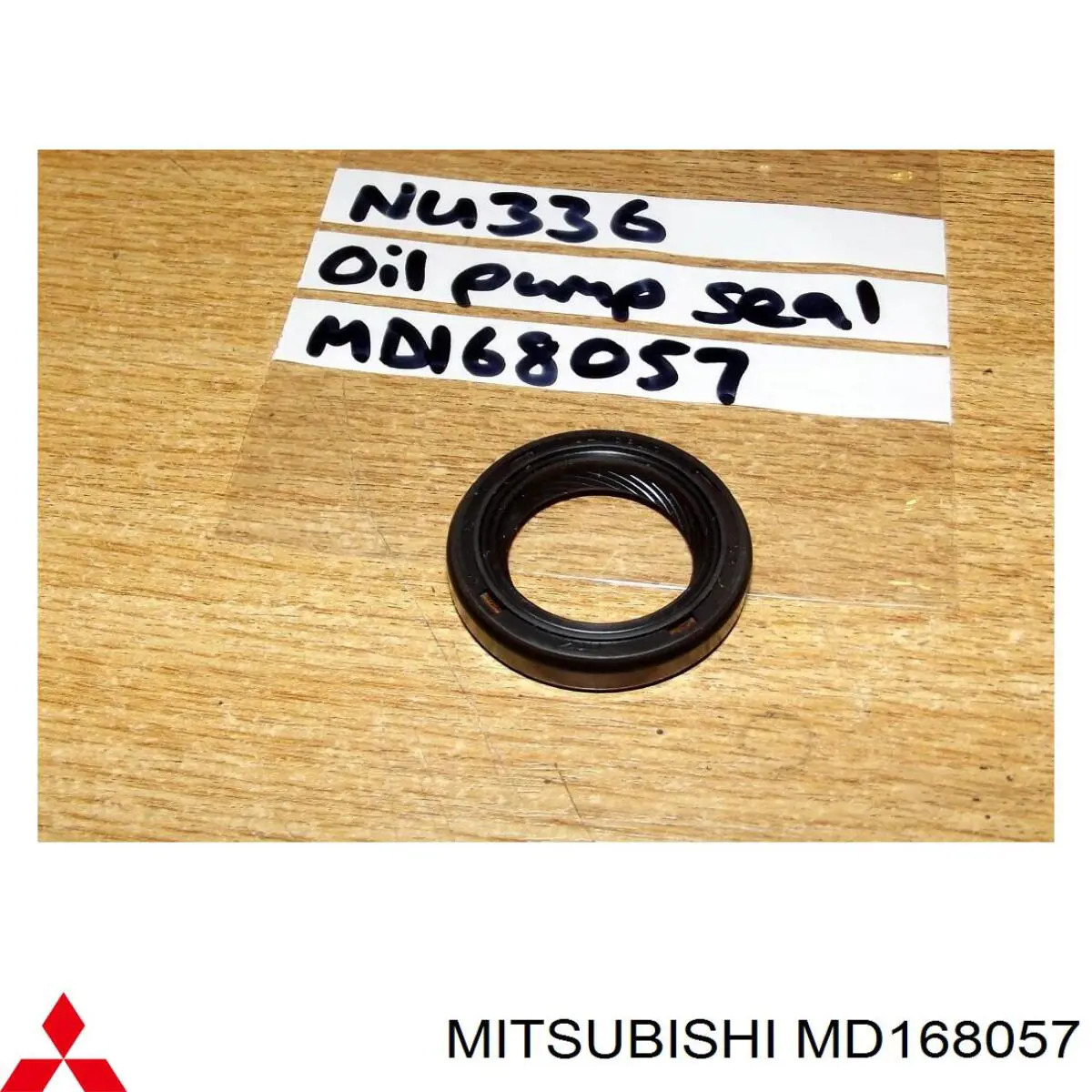 MD168057 Mitsubishi сальник масляного насоса акпп