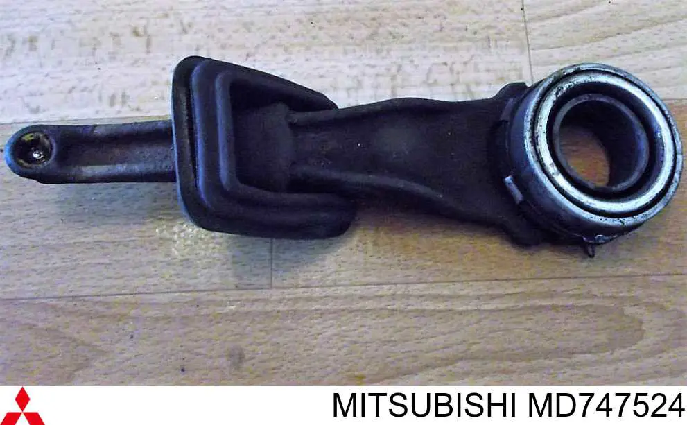Вилка сцепления на Mitsubishi Outlander CU