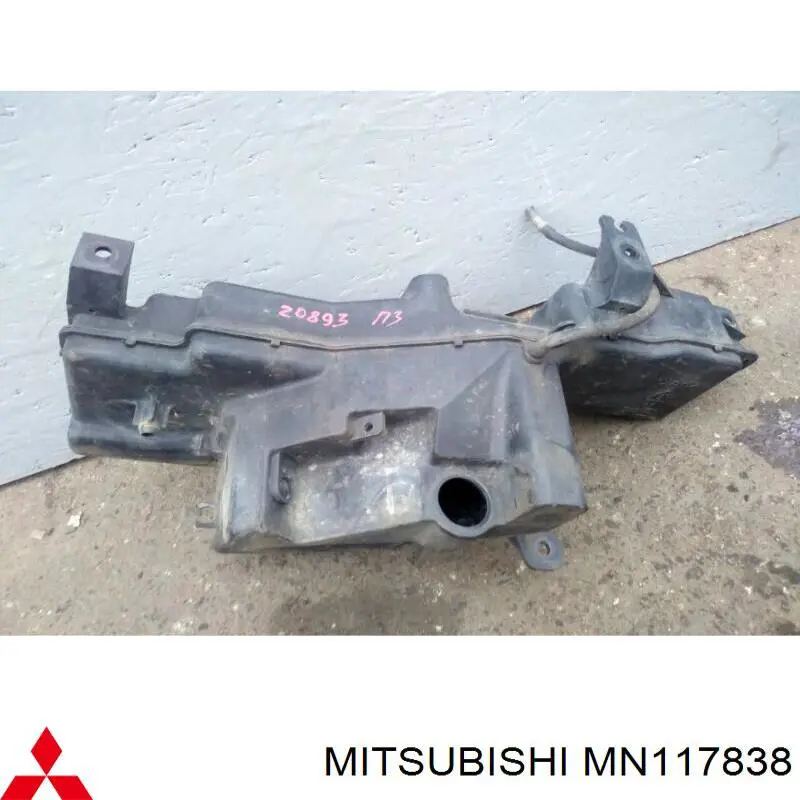 MN117838 Mitsubishi бачок омывателя стекла