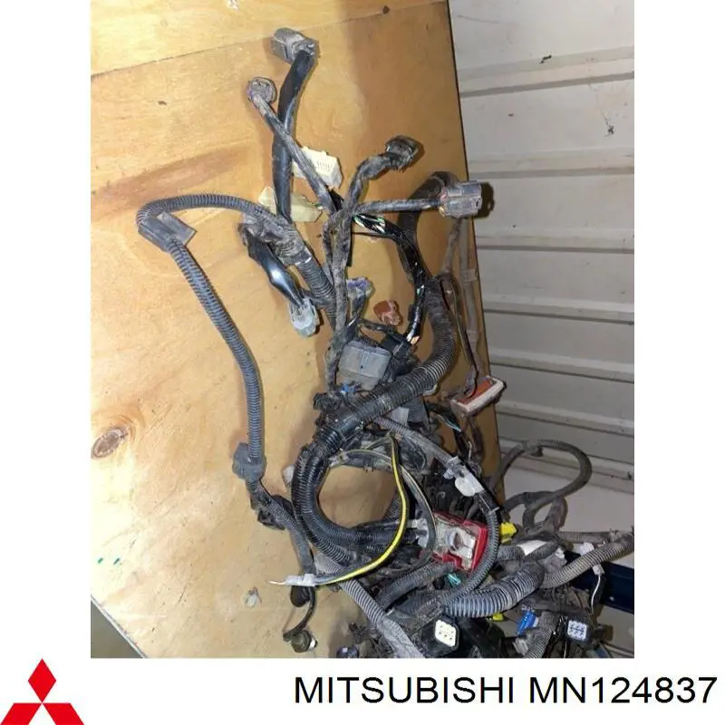 MN124837 Mitsubishi 