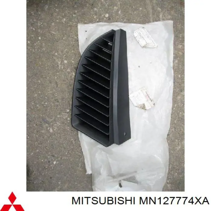 Решетка радиатора правая на Mitsubishi Colt VI 