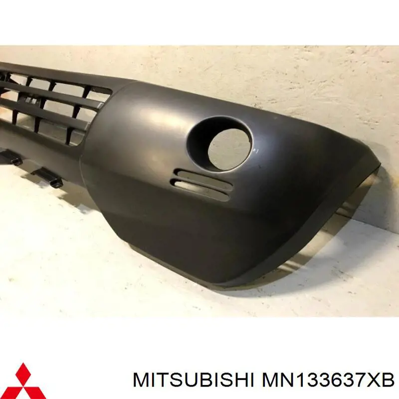 MN133637HA Mitsubishi pára-choque dianteiro