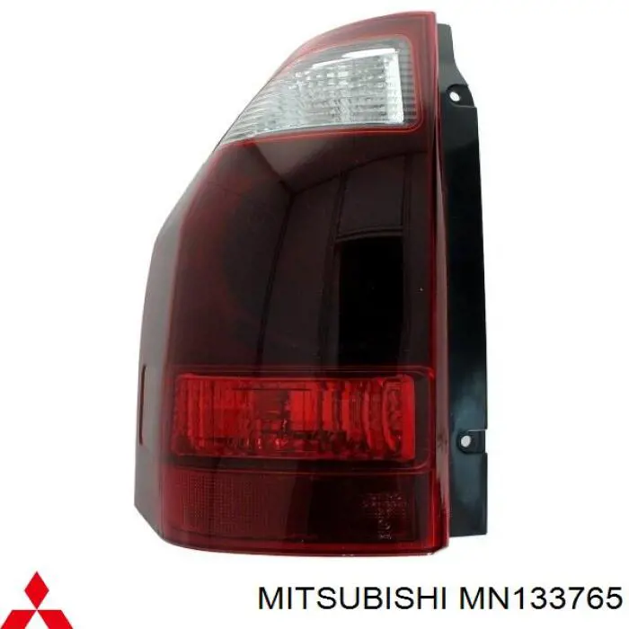 MN133765 Mitsubishi lanterna traseira esquerda
