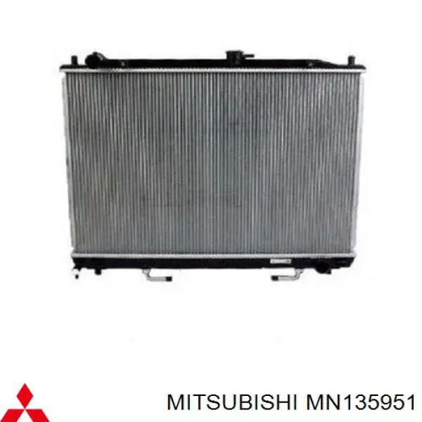 Радиатор MN135951 Mitsubishi