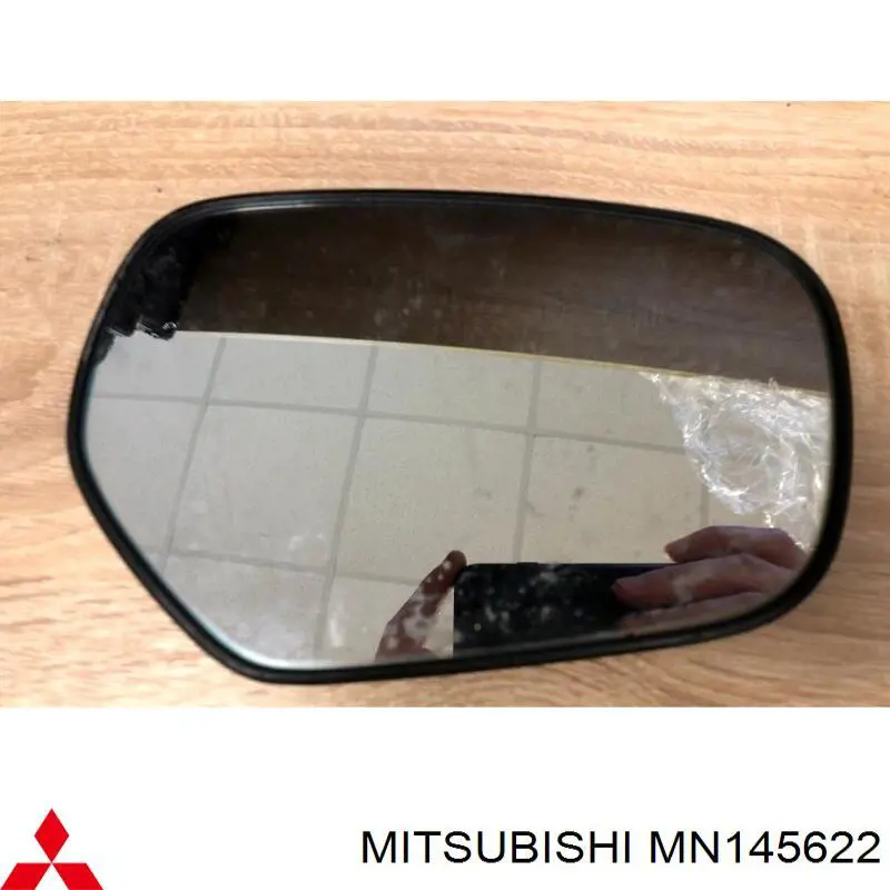 Стекло зеркала заднего вида, правого Mitsubishi MN145640 цена, от 29.36 USD