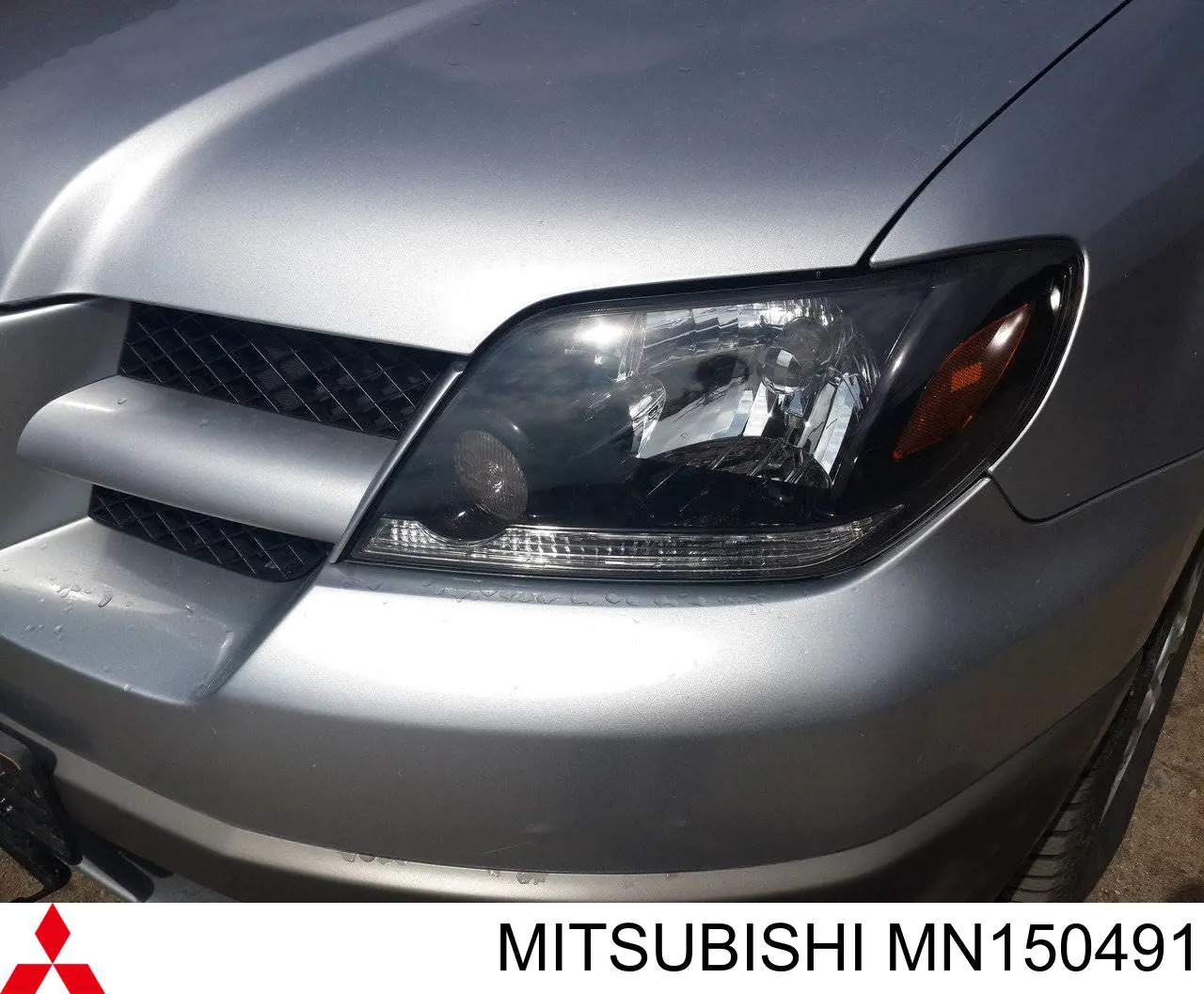 MN150491 Mitsubishi фара левая