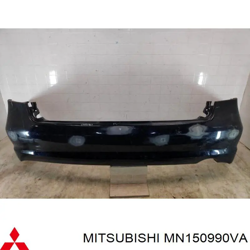 MN150990XC Mitsubishi pára-choque traseiro
