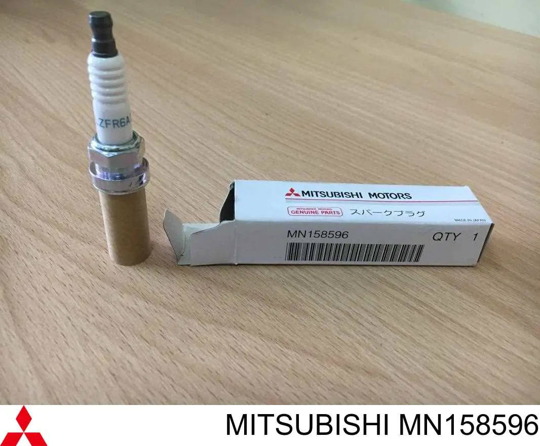 MN158596 Mitsubishi свечи