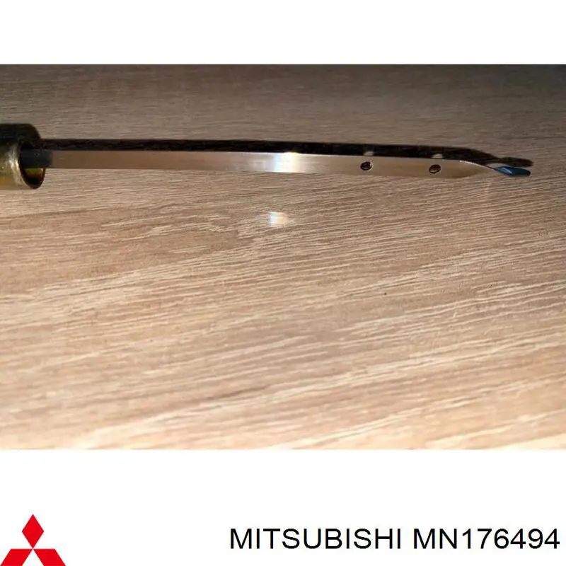 MN176494 Mitsubishi sonda (indicador do nível de óleo no motor)