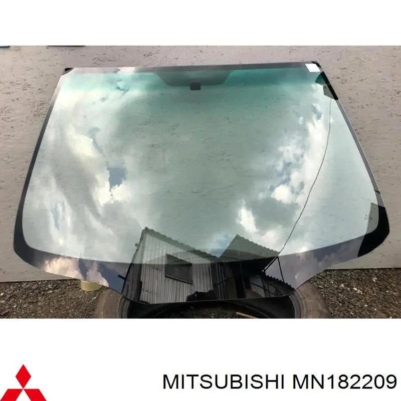 Стекло лобовое  Mitsubishi MN182209