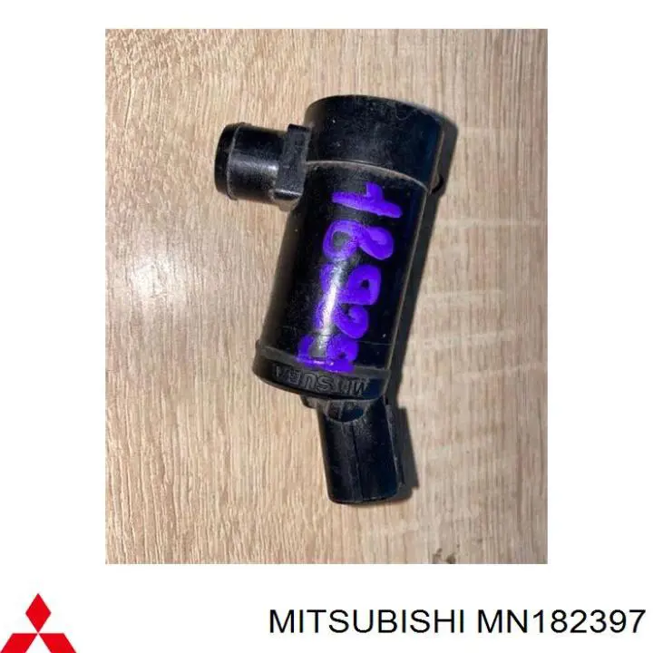 Насос-мотор омывателя стекла переднего Mitsubishi MN182397