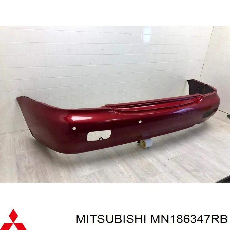 MN186345 Mitsubishi бампер задний