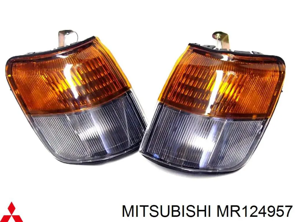 Габарит (указатель поворота) левый MR124957 Mitsubishi