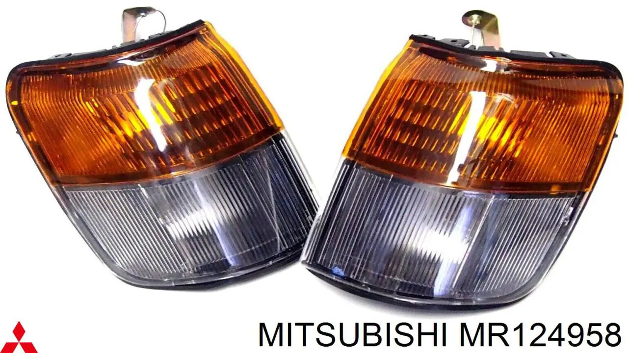 Габарит (указатель поворота) правый MR124958 Mitsubishi