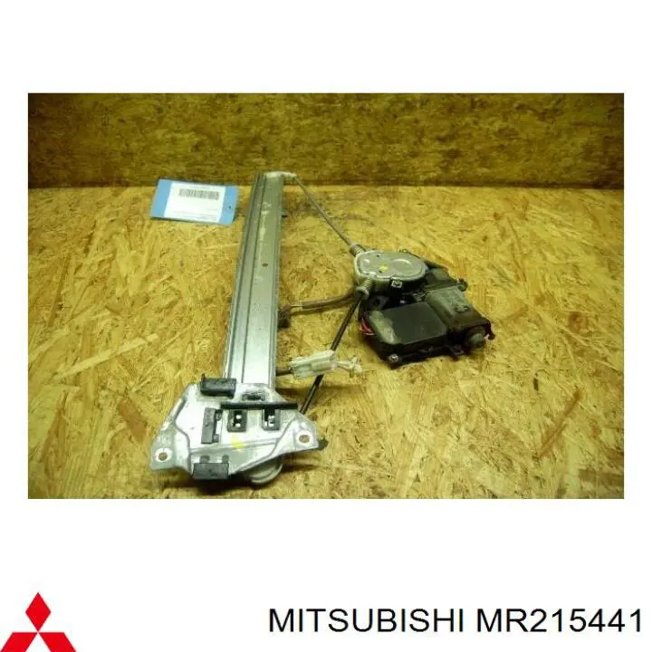 Мотор стеклоподъемника двери задней правой Mitsubishi MR215441 цена, от 10.44 USD