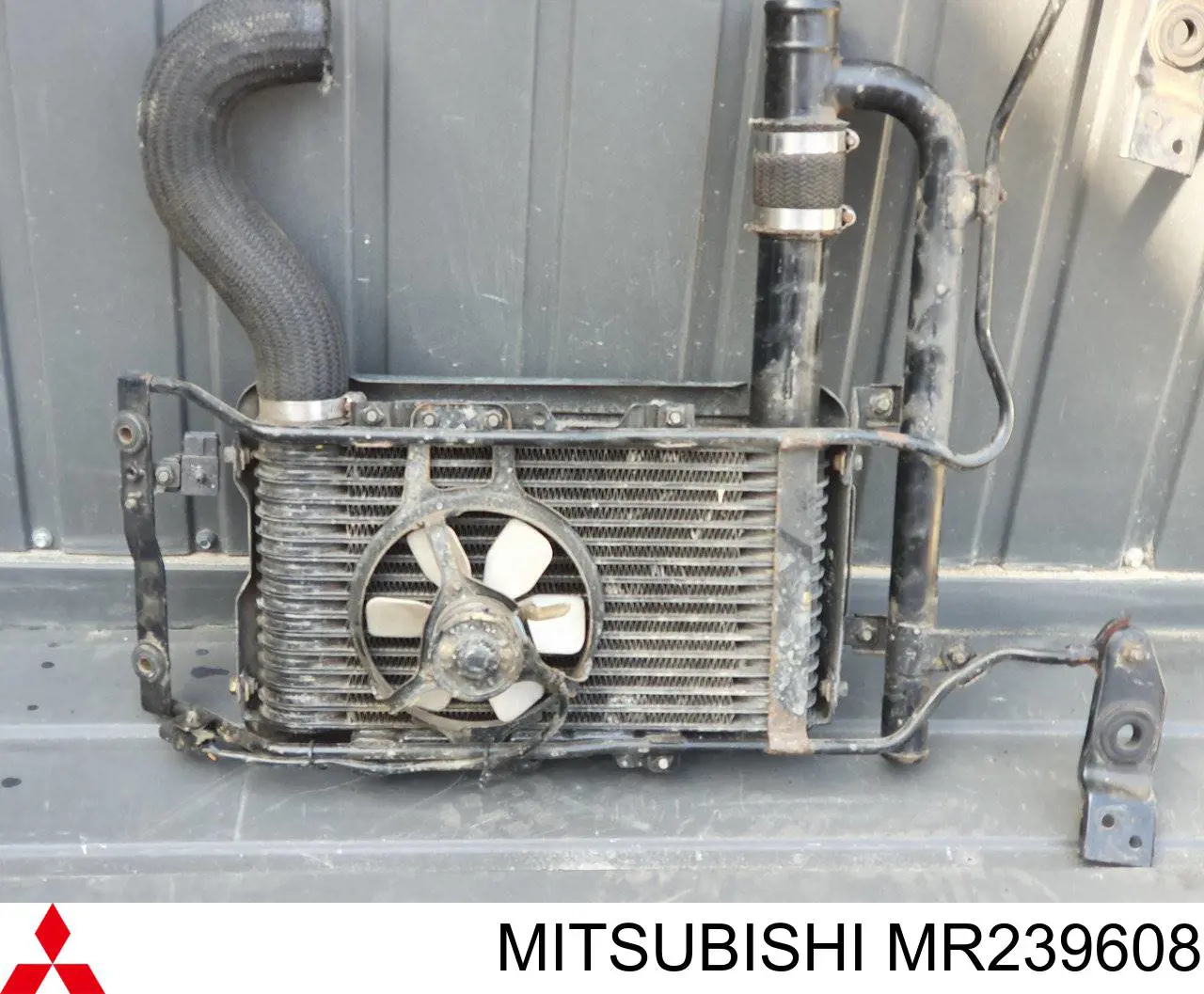 Интеркулер MR239608 Mitsubishi