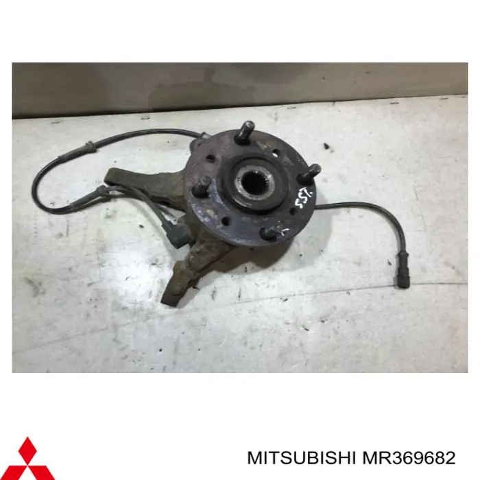 MR369682 Mitsubishi pino moente (extremidade do eixo dianteiro direito)