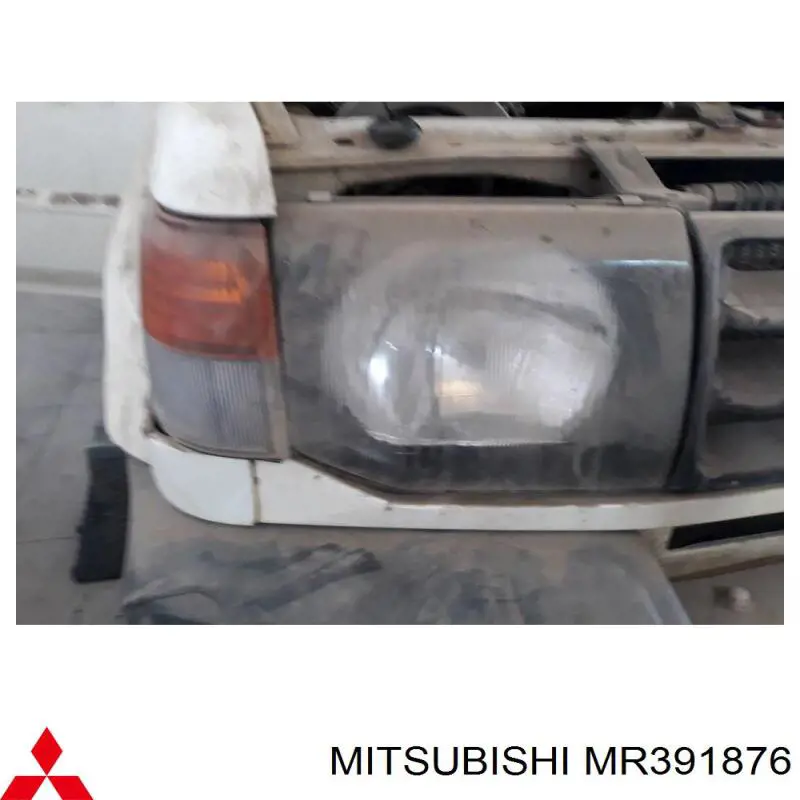 Фара правая MR391876 Mitsubishi