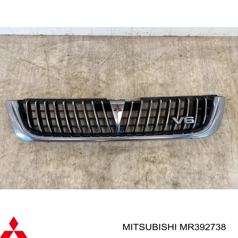 Решетка радиатора MR392738 Mitsubishi