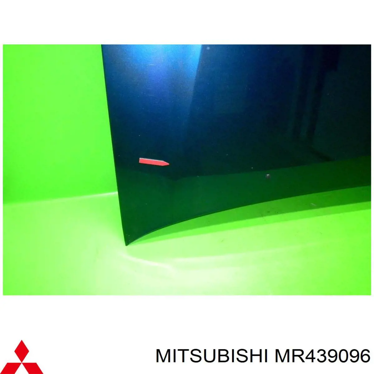 MR439096 Mitsubishi капот