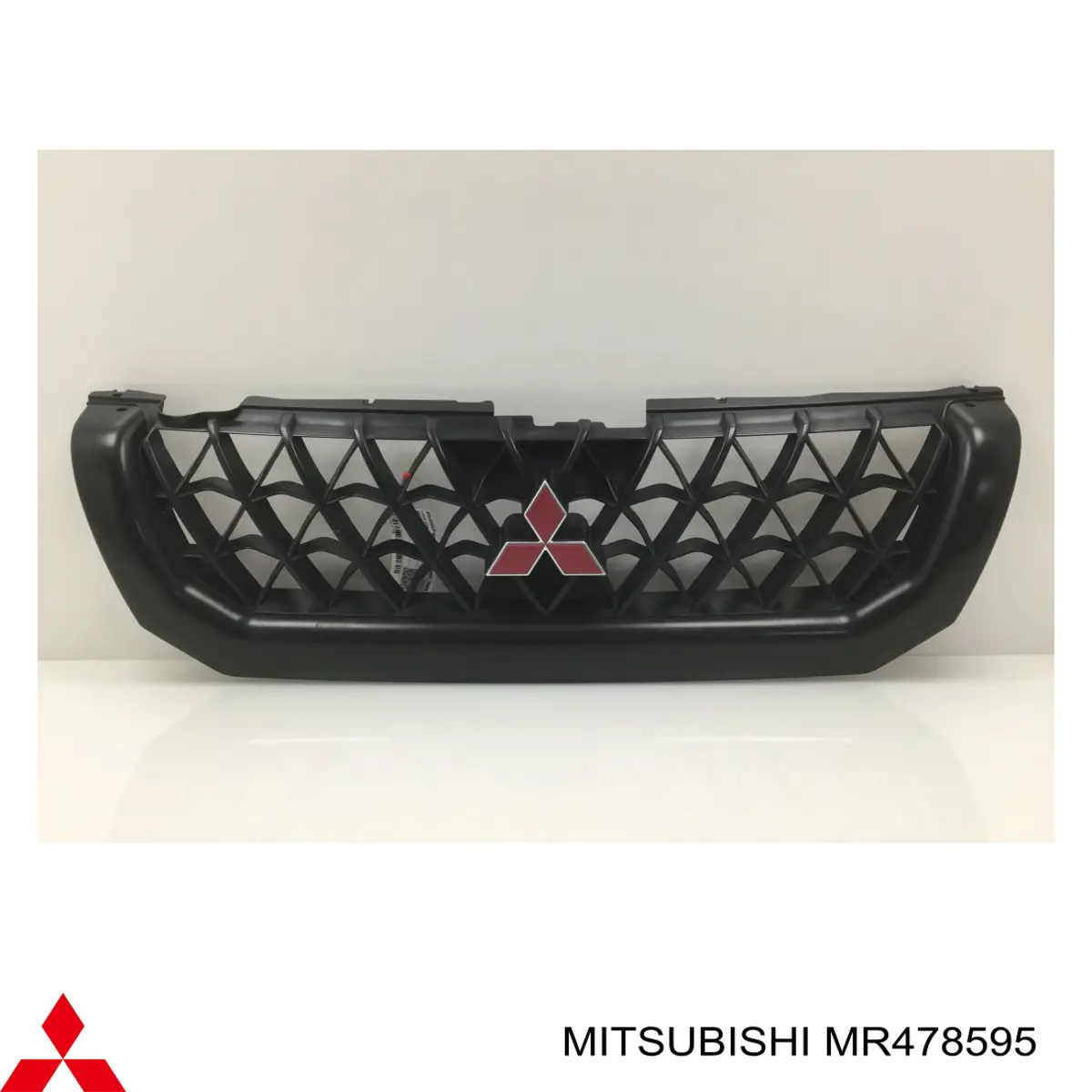 MR478595 Mitsubishi решетка радиатора