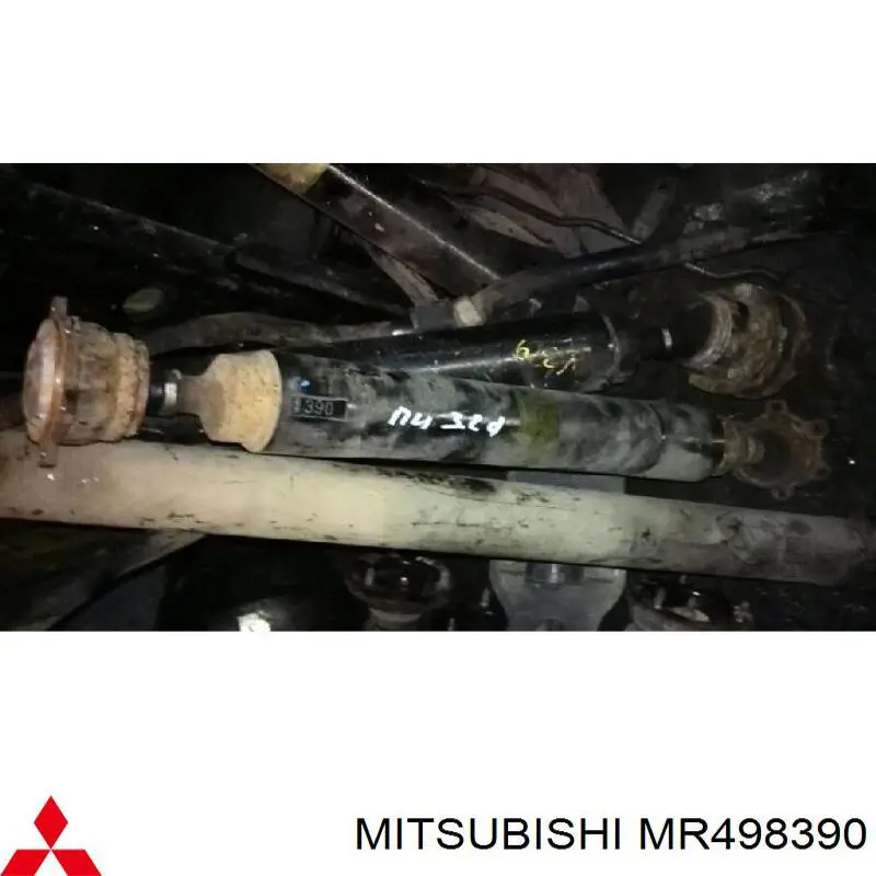 MR498390 Mitsubishi junta universal traseira montada