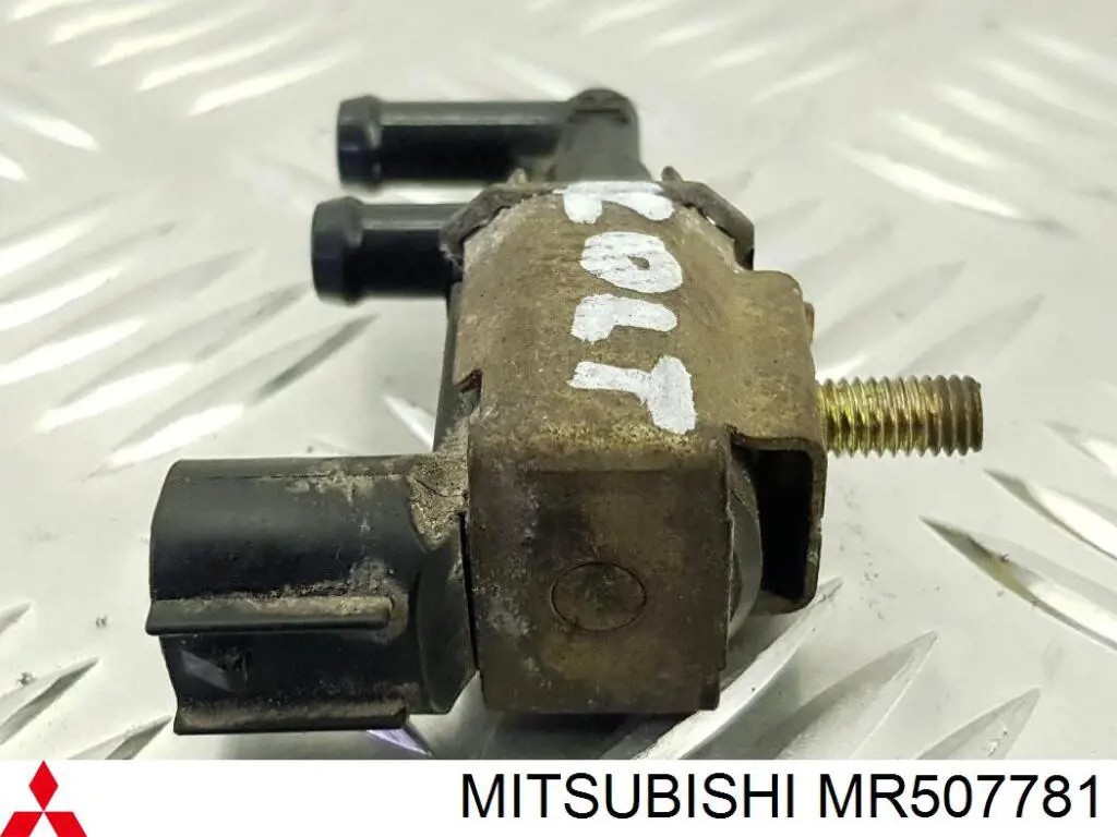 Клапан адсорбера топливных паров Mitsubishi MR507781
