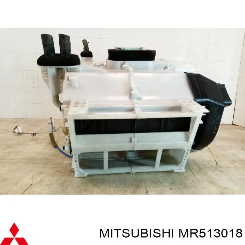 Корпус вентилятора печки (отопителя салона), в сборе на Mitsubishi Lancer IX 