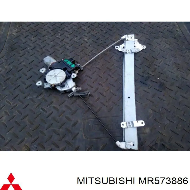 MR573886 Mitsubishi мотор стеклоподъемника двери передней правой