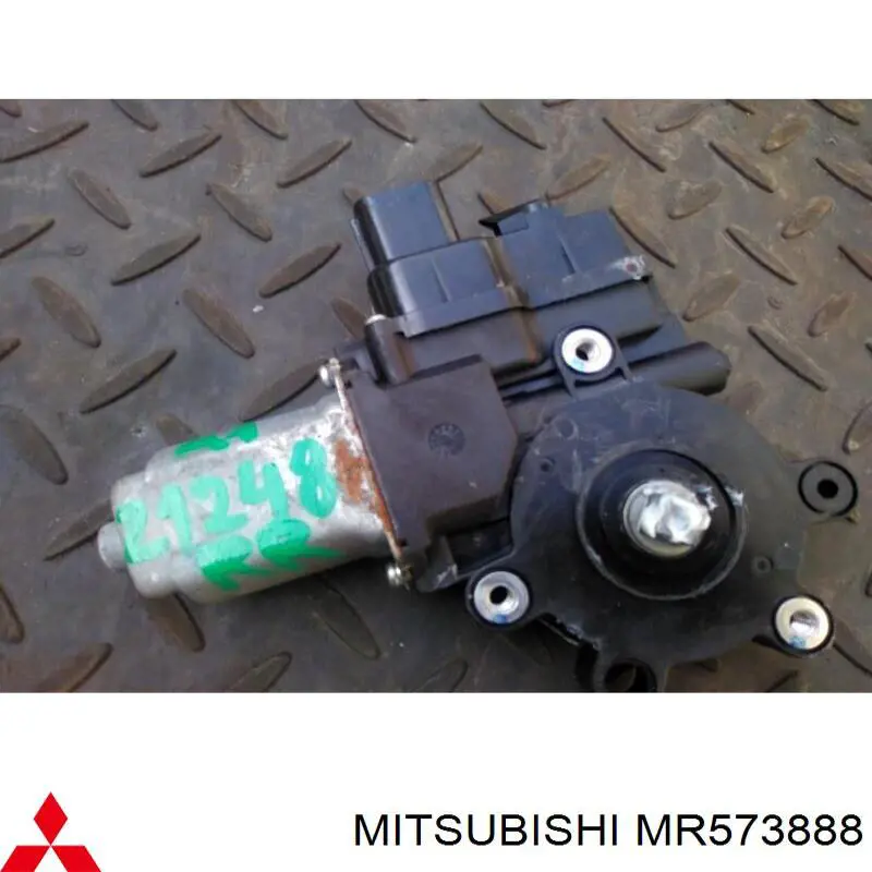 Моторчик стеклоподъемника двери задней, правой MITSUBISHI MR573888