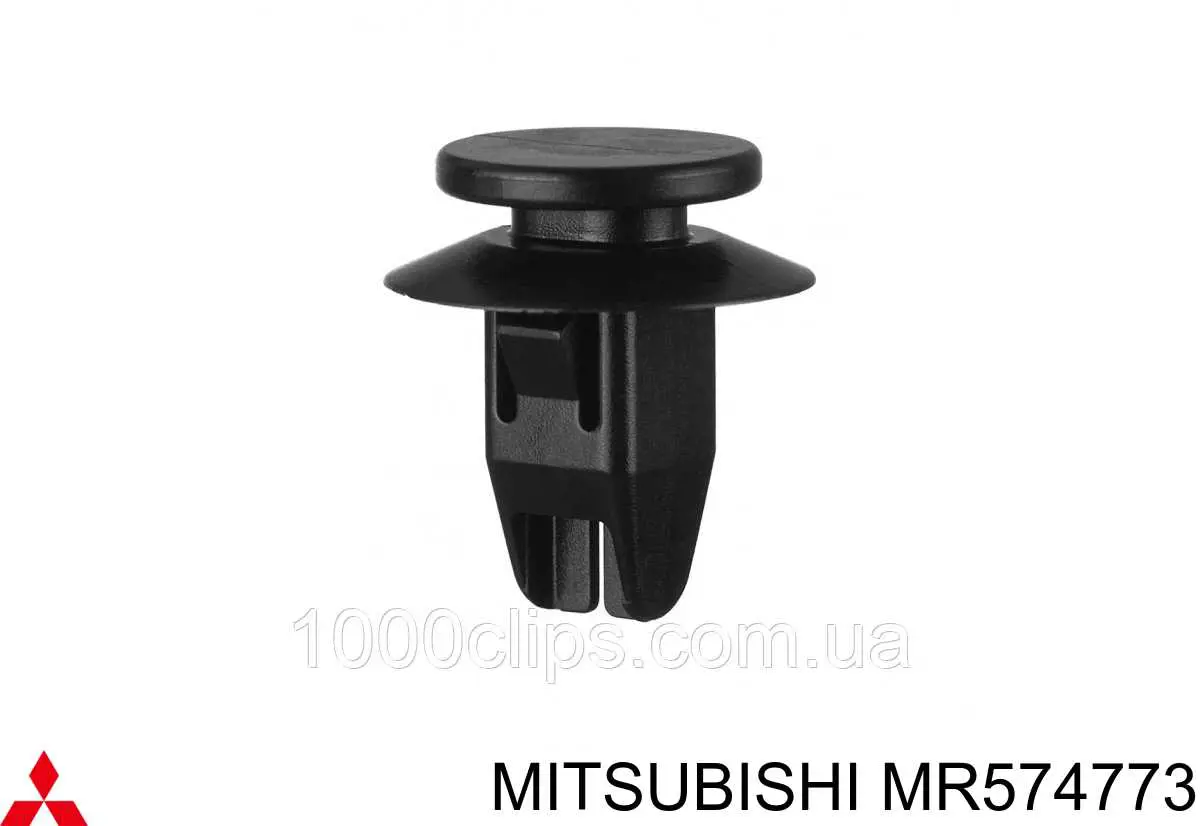 MR574773 Mitsubishi пистон (клип крепления накладок порогов)