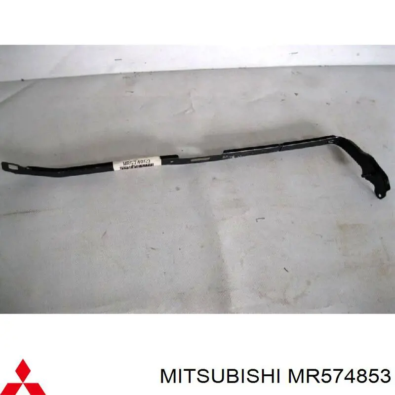 MR574853 Mitsubishi кронштейн бампера заднего левый