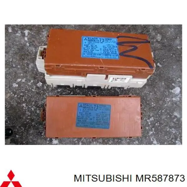 MR587873 Mitsubishi блок комфорта