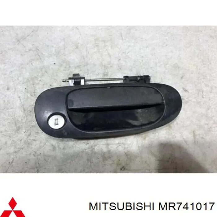 MR741017 Mitsubishi maçaneta dianteira direita da porta externa