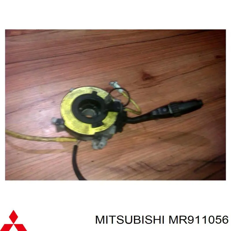 Купить MR911056 Mitsubishi Подрулевой переключатель