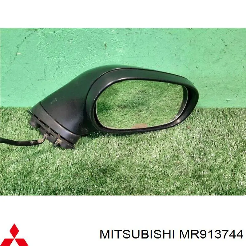 Наружное зеркало правое Mitsubishi MR771315 цена, от 34.21 USD