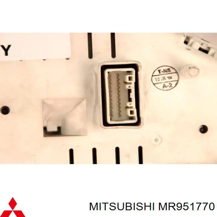 Панель приборов MR951770 Mitsubishi