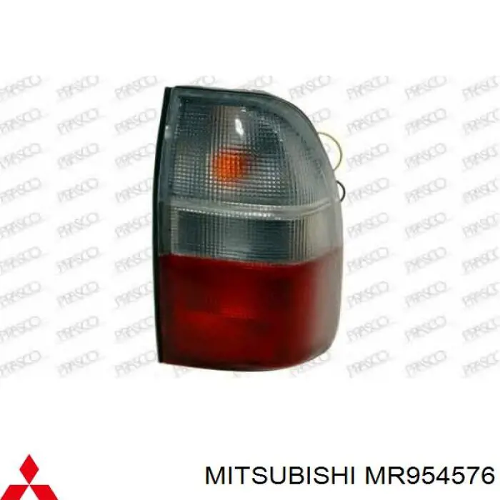 MR954576 Mitsubishi placa sobreposta debaixo de lanterna traseira direita