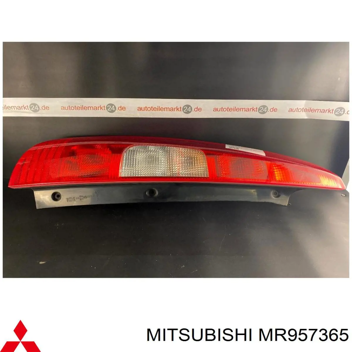 Задняя левая внешняя фара Mitsubishi MR957365 цена, от 69.68 USD