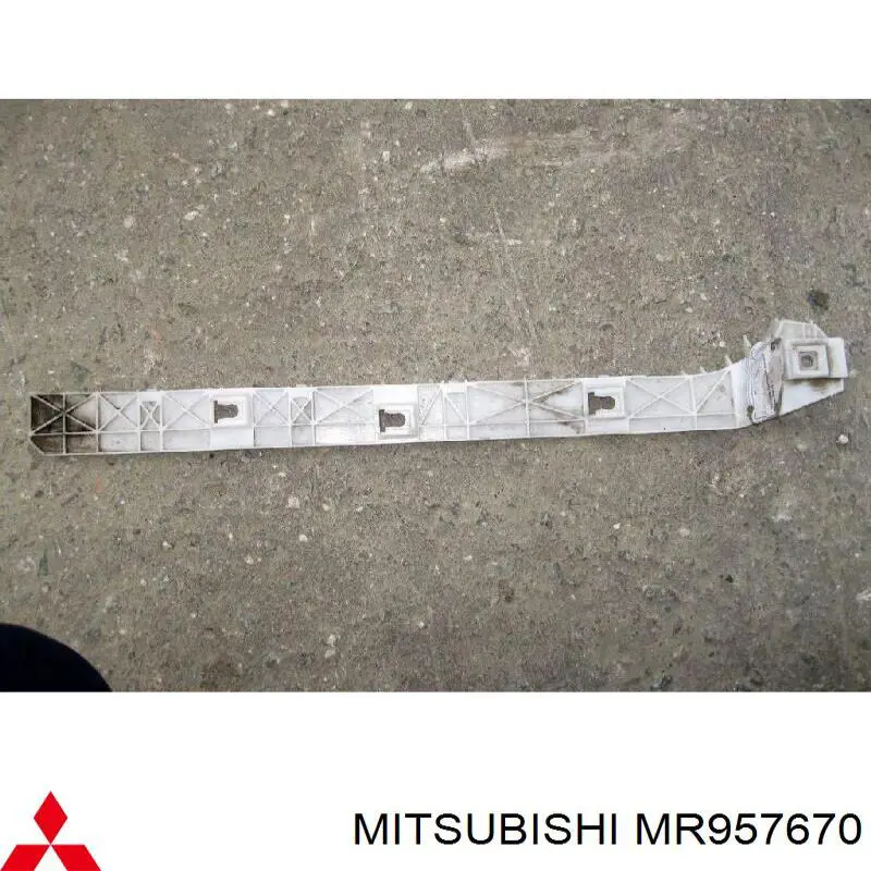 Кронштейн бампера заднего внешний правый Mitsubishi MR957670 цена, от 9.03 USD